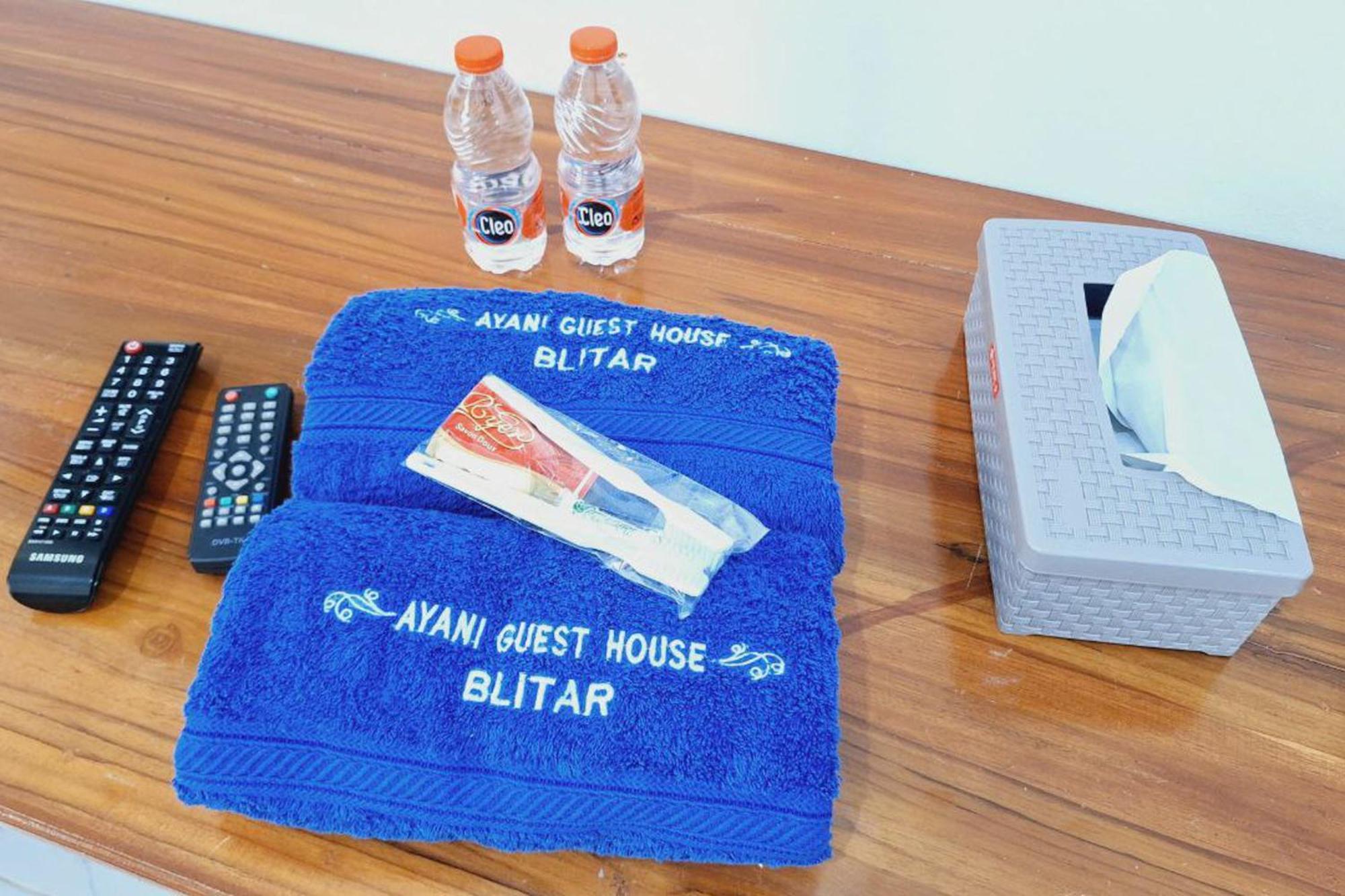 Ayani Guest House Redpartner Blitar Exteriör bild